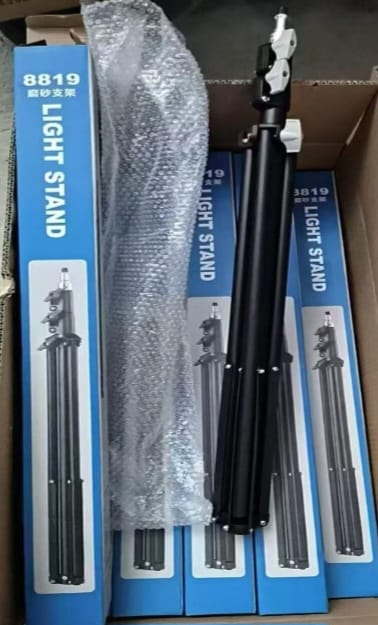   TRIPODE PARA ARO DE LUZ EXTENSIBLE 2.1 MTS PRO